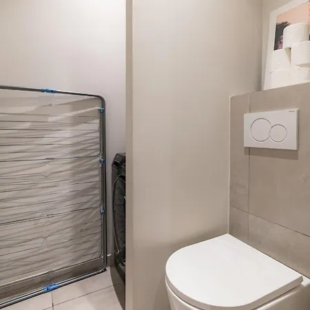 Charming - Air-conditioned And Terrace Apartment *